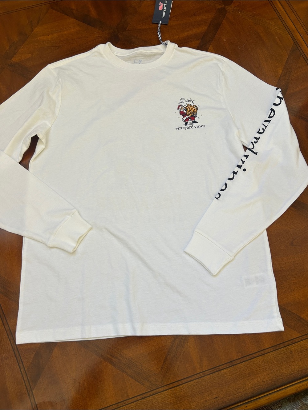Vineyard Vines new with tags white long- sleeve Graphic Tee with Sleeve Logo